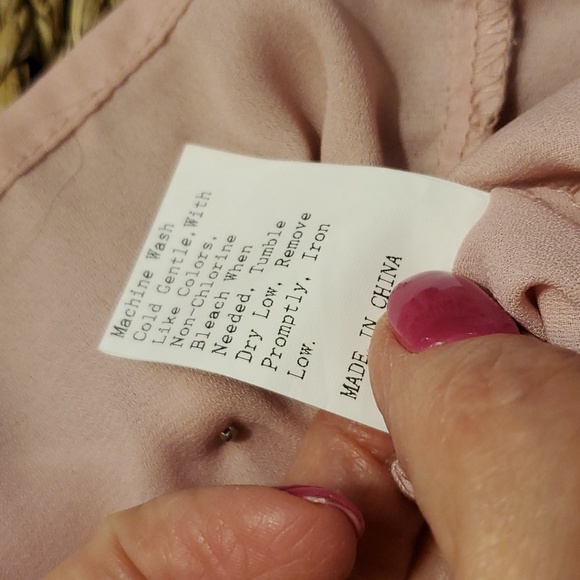 Pale pink wirh pearls and lace blouse - Picture 8 of 8